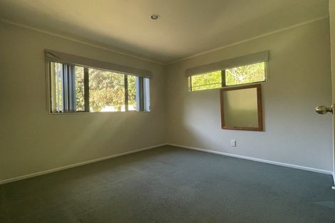 Photo of property in 17 Glanmire Road, Newlands, Wellington, 6037