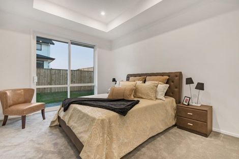 Photo of property in 71 Hayfield Way, Karaka, Papakura, 2113