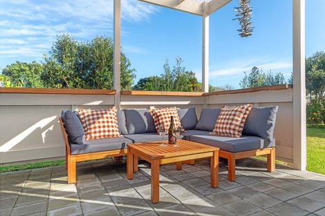 Photo of property in 13 Ratau Street, Mahia, 4198