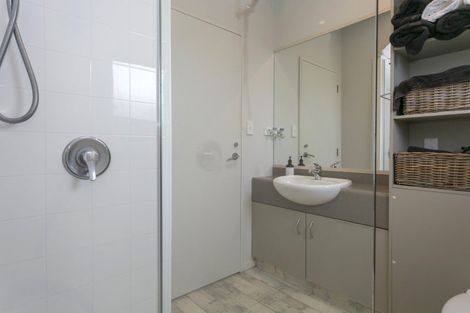 Photo of property in 208 Lake Terrace, Hilltop, Taupo, 3330