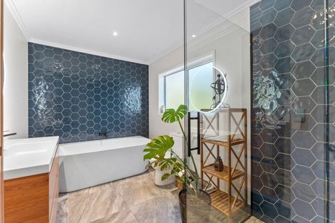 Photo of property in 8 Waititiro Rise, Stanmore Bay, Whangaparaoa, 0932