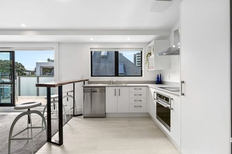 Photo of property in 301/6 Adams Avenue, Mount Maunganui, 3116