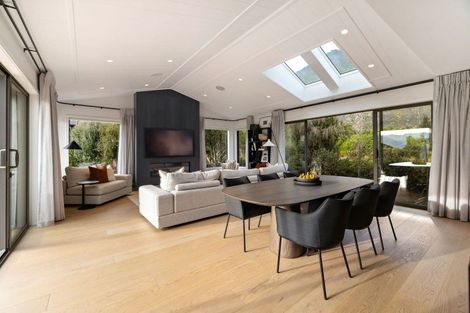 Photo of property in 6 Jacks Point Rise, Jacks Point, Queenstown, 9371