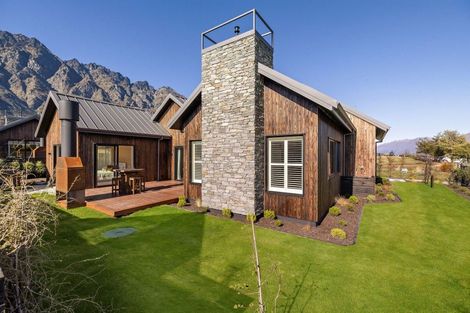 Photo of property in 30 Cunninghams Drive, Jacks Point, Queenstown, 9371