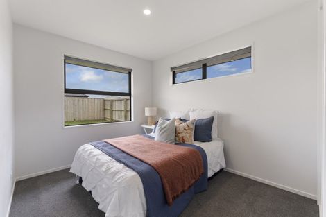 Photo of property in 16 Eileen Way, Rolleston, 7615