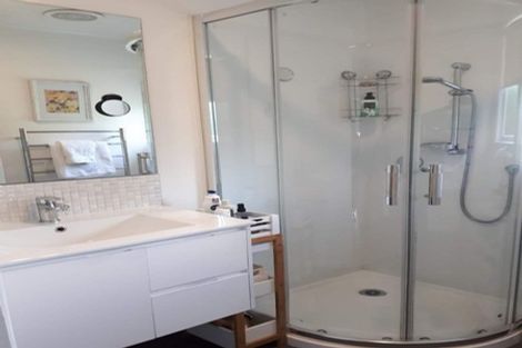 Photo of property in 15 Lowtherhurst Road, Massey, Auckland, 0614