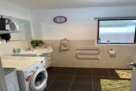 Photo of property in 2/35 Russell Road, Manurewa, Auckland, 2102
