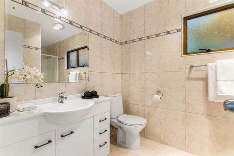 Photo of property in 39 Lonely Track Road, Fairview Heights, Auckland, 0632