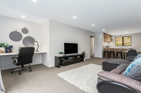 Photo of property in 43 Oakum Road, Whitby, Porirua, 5024