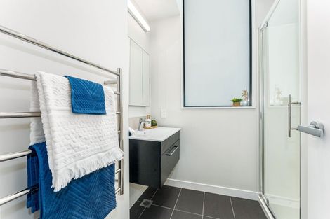 Photo of property in 5/6 Oswald Crescent, Paparangi, Wellington, 6037