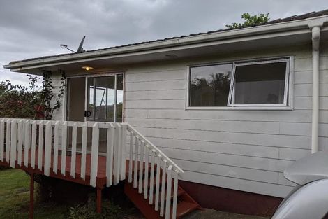 Photo of property in 2/13 Dolbear Street, Titirangi, Auckland, 0604