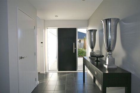 Photo of property in 16 Riverbank Road, Northwood, Christchurch, 8051