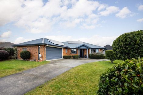 Photo of property in 23 Oaklands Drive, Cambridge, 3434