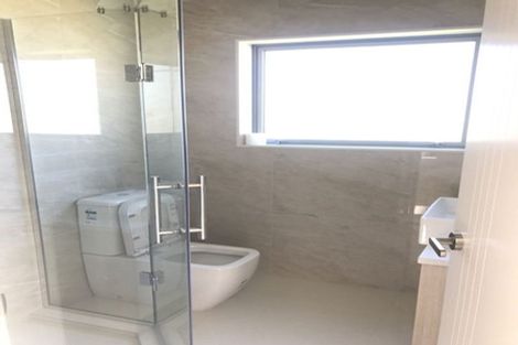 Photo of property in 43 Nikau Street, New Lynn, Auckland, 0600