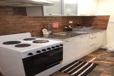 Photo of property in 2/215 Eskdale Road, Birkenhead, Auckland, 0626