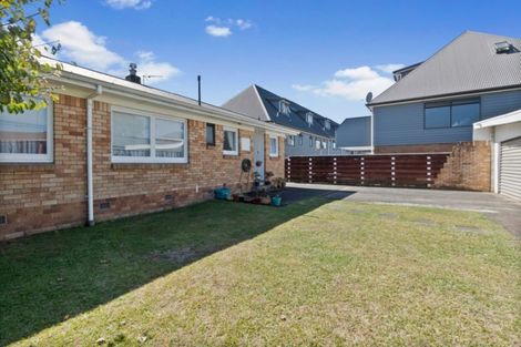 Photo of property in 16 Beaumont Street, Hamilton East, Hamilton, 3216
