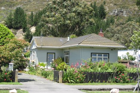 Photo of property in 27 Clark Street, Sumner, Christchurch, 8081