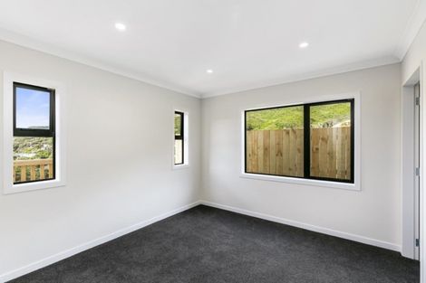 Photo of property in 6 Pihipihi Way, Crofton Downs, Wellington, 6035