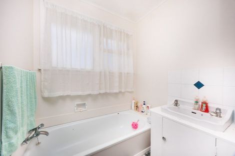Photo of property in 69 Hedges Street, Sanson, 4817