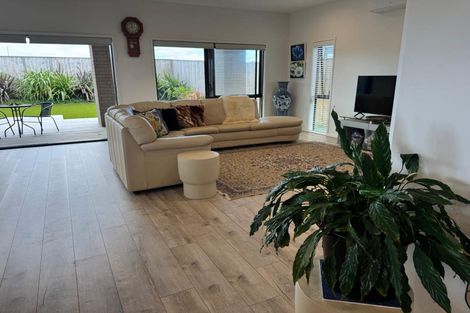 Photo of property in 115 Mutetai Road, Clarks Beach, 2122