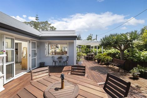Photo of property in 1/107 Nile Road, Milford, Auckland, 0620