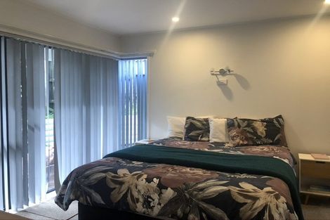 Photo of property in 2/4 Currell Way, Somerville, Auckland, 2014