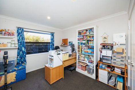 Photo of property in 51 Chestnut Close, Kelvin Grove, Palmerston North, 4414