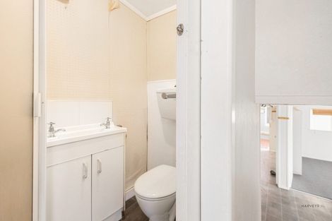 Photo of property in 32 Captain Scott Road, Glen Eden, Auckland, 0602