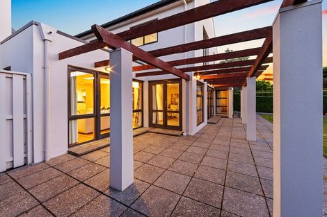 Photo of property in 33 Bryndwr Road, Fendalton, Christchurch, 8052