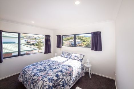 Photo of property in 17 Amesbury Drive, Churton Park, Wellington, 6037