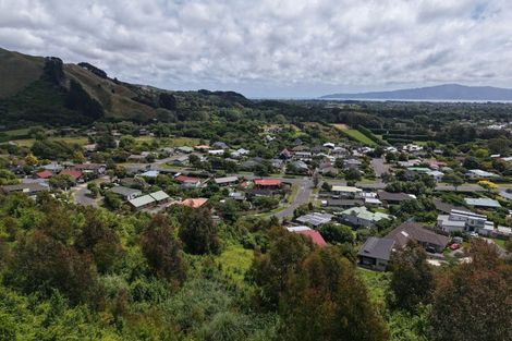 Photo of property in 78-96 Kakariki Grove, Waikanae, 5036