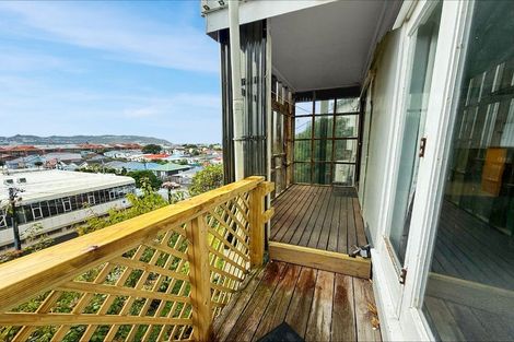 Photo of property in 10 Queens Drive, Kilbirnie, Wellington, 6022