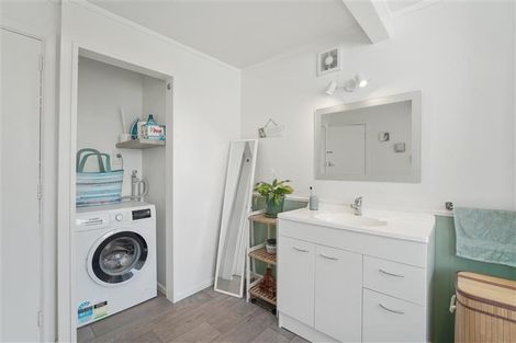 Photo of property in 36 Gray Avenue, Paraparaumu Beach, Paraparaumu, 5032