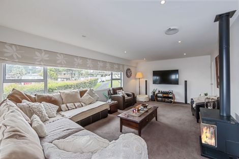 Photo of property in 1 Pluto Place, Beach Haven, Auckland, 0626