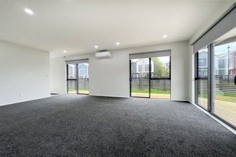 Photo of property in 16 Yellow Pear Lane, Karaka, Papakura, 2113