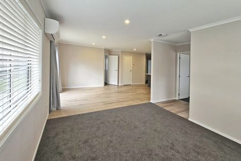 Photo of property in 14 George Yee Place, Taradale, 4112