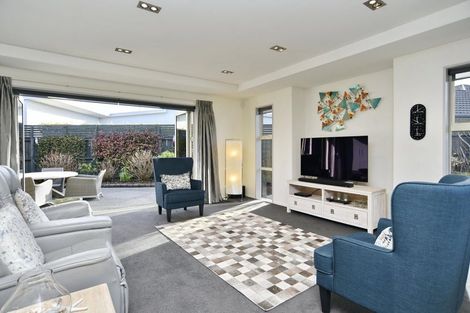 Photo of property in 18 Oratia Grove, Northwood, Christchurch, 8051
