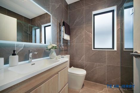 Photo of property in 21 Farranfore Road, Opaheke, Papakura, 2113