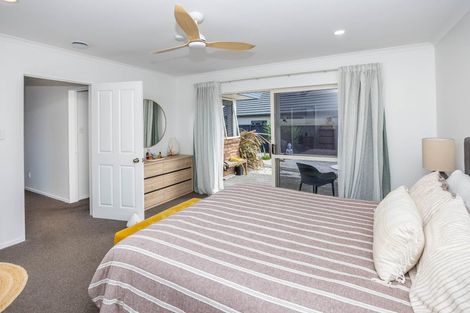 Photo of property in 12 Flora Way, Rototuna, Hamilton, 3210