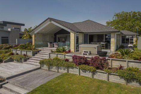 Photo of property in 30 Hei Esplanade, Whitianga, 3510