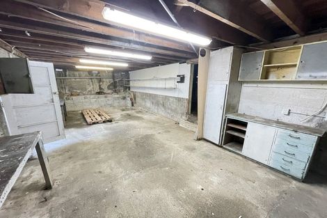 Photo of property in 35 Pokohiwi Road, Normandale, Lower Hutt, 5010