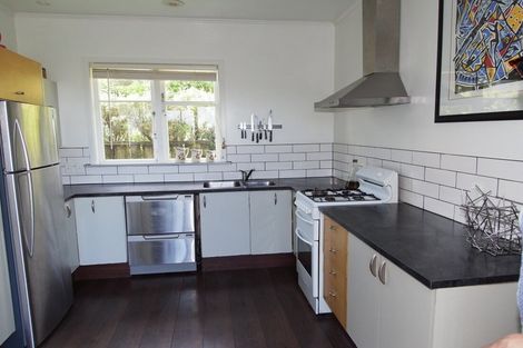 Photo of property in 60 Pembroke Road, Northland, Wellington, 6012