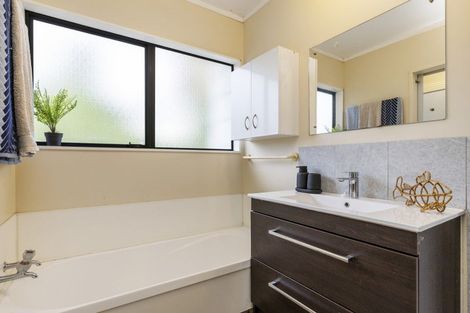 Photo of property in 33 Sunset Street, Hilltop, Taupo, 3330