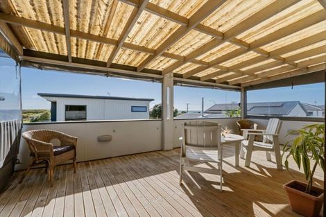 Photo of property in 988 Papamoa Beach Road, Papamoa Beach, Papamoa, 3118