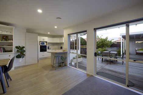 Photo of property in 22 Lotus Avenue, Mount Maunganui, 3116