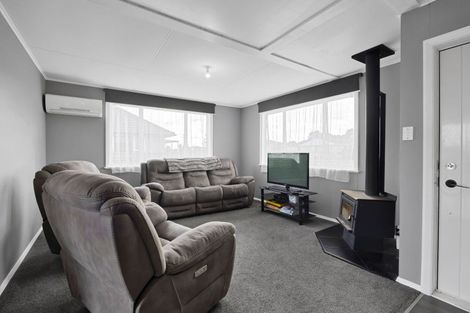 Photo of property in 18 Whitcombe Road, Opunake, 4616