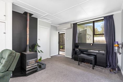 Photo of property in 31 Lake View Street, Waihola, Milton, 9073