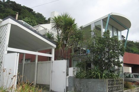 Photo of property in 324 Queens Drive, Lyall Bay, Wellington, 6022