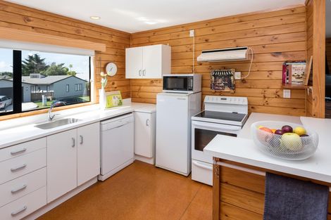 Photo of property in 7 Coubray Place, Botany Downs, Auckland, 2010