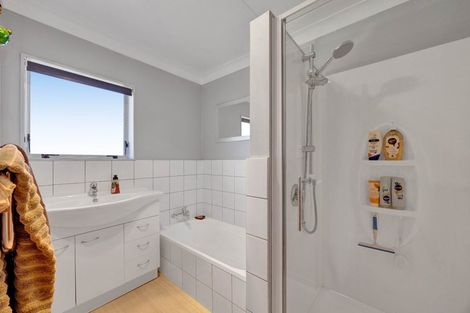 Photo of property in 34 Branch Road, Highlands Park, New Plymouth, 4312